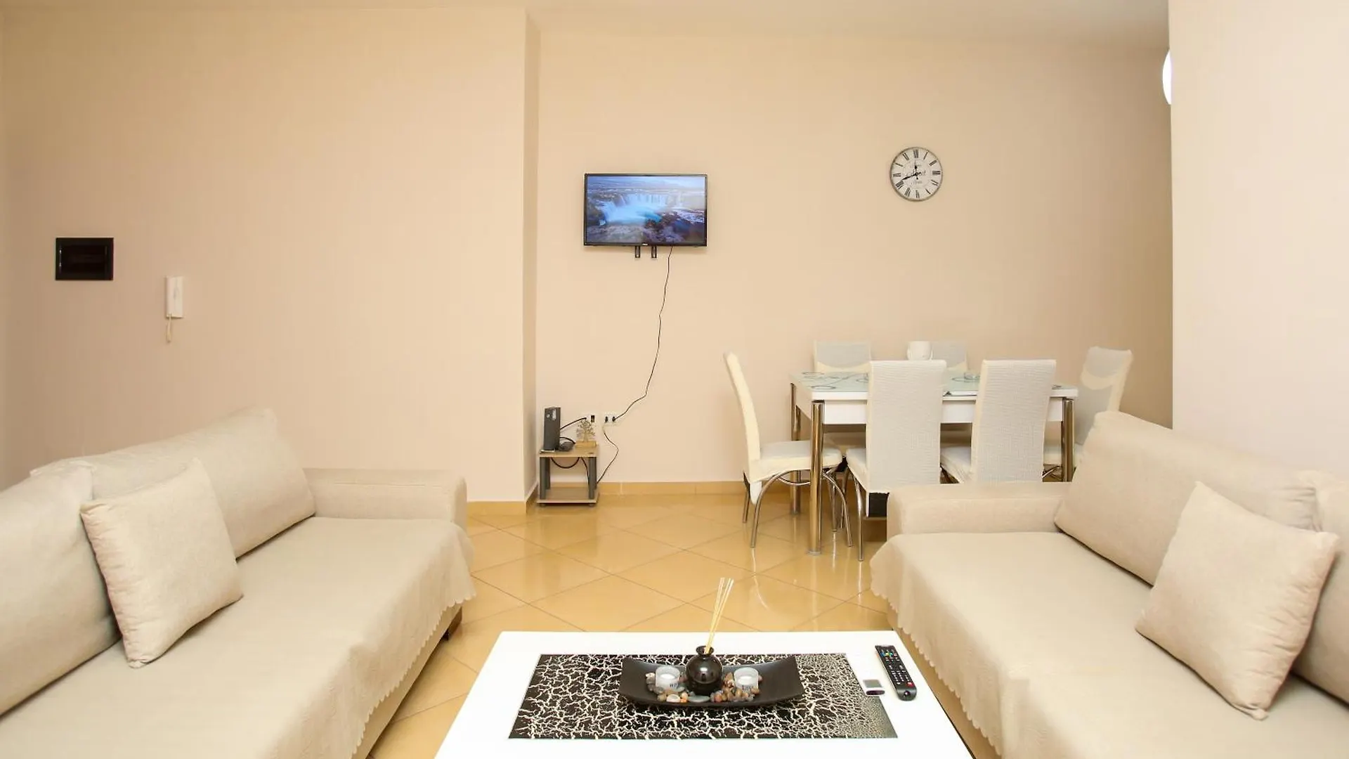 Anemone Apartment Vlore 0*,  Albania